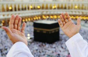 Berdoa dan beribadah ke tanah suci Mekah