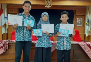 Pembuat media belajar Pancasila berbasis komik.