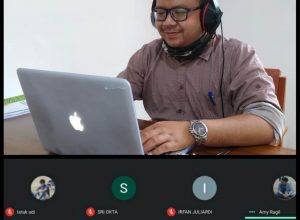 Suasana diskusi online FTI UMBY.