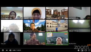 Suasana webinar pelatihan di FT UNY.
