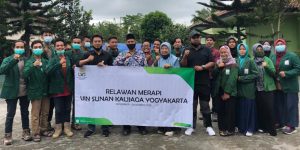 Berfoto bersama saat penerjunan