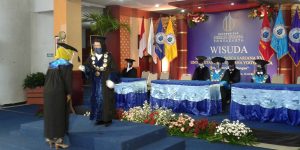 Prosesi wisuda UMBY periode Desember 2020