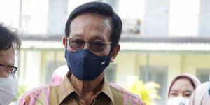 Gubernur DIY Sri Sultan HB X