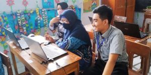 guru SDN Sidorejo tetap semangan mengikuti program Kampus Mengajar