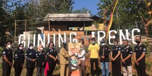 penanaman secara simbolis bibit tanaman di lokasi wisata Gunung Ireng