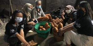 KKN 21 UMBY Bantu Promosi UMKM