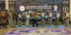 Sri Sultan HB X Serahkan Penghargaan Anugerah Kebudayaan 2021