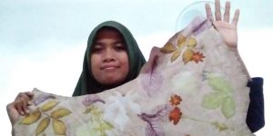 Mahasiswa UNY Teliti Ecoprint Pada Media Kulit  