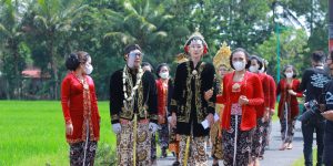 Nikah Bareng Nusantara dengan Mahar Ingkung