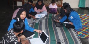 KKN UMBY Ajarkan Microsoft Word di Dusun Klimbangan