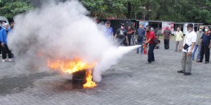 Pedagang Pasar Beringharjo Dilatih Program Pemadaman Kebakaran