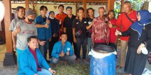 Dosen UMBY Berikan Pelatihan di Kelompok Ternak Domba Lorejo  