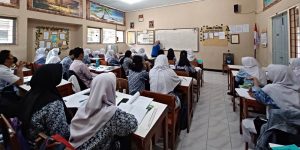 Mahasiswa UMBY Ajari Siswa SMA N 1 Pengasih Liveworksheet  