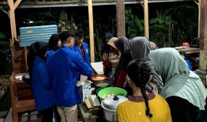 KKN 09 UMBY Latih Pengemasan Tempe di UMKM USEP