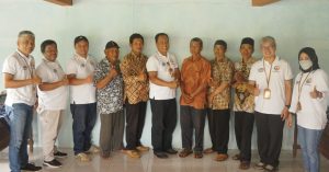 Rektor UMBY Kunjungi Mahasiswa KKN-PPM di Gunung Kidul, Lihat Produksi Puli Tempe