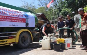Kekeringan Melanda Gunungkidul, BMH Yogya Kirim Air Bersih  