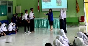Saat PPL, Mahasiswa UMBY Kenalkan Budaya di SMP N 2 Godean  