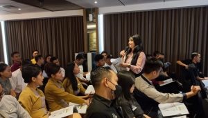 Dosen UMBY Berikan Pelatihan Bahasa Inggris Staf Hotel