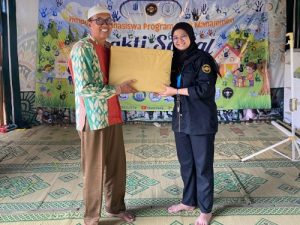 Peduli Stunting, HIMAJ UMBY Gelar Bakti Sosial