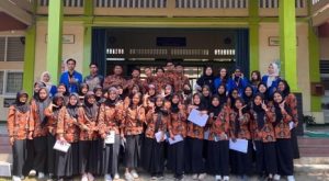 Tim PkM UMBY Beri Bimbingan ANBK Matematika di SMA N 1 Pengasih