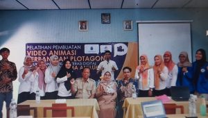 PkM Pendidikan Matematika UMBY Latih Guru SMA Tingkatkan Literasi Digital  