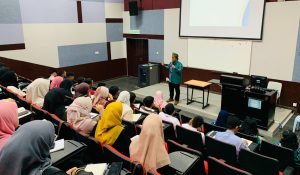 Dosen FIKOMM UMBY Ini Paparkan Pentingnya Literasi Digital di USIM Malaysia