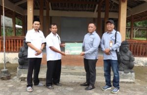Pimpinan UMBY dan Yayasan Beri Bantuan di Lokasi KKN  
