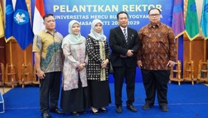 Agus Slamet Dilantik Jadi Rektor UMBY 2025-2029