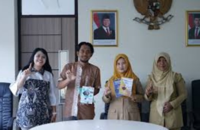 Ribuan Buku Luaran KKN-PPM UMBY Diserahkan ke DPAD DIY